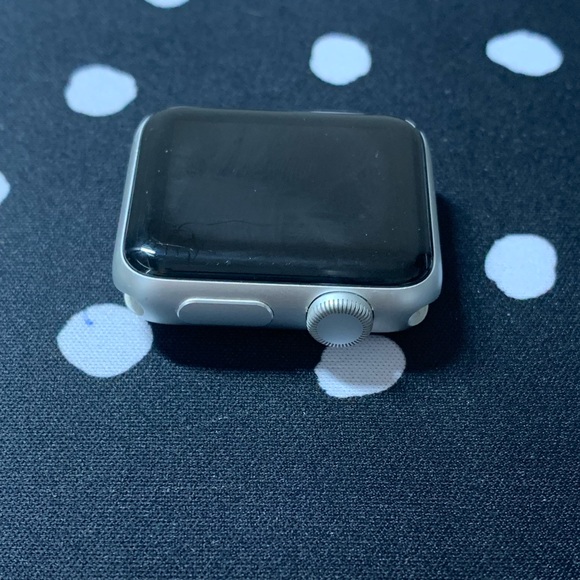 Silver Apple Watch Series 3 38mm with white sports band, extra arm band - Picture 14 of 14